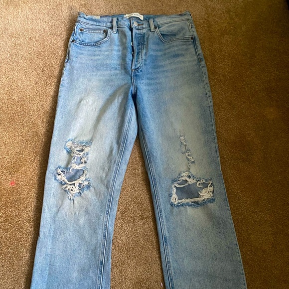 Aritzia Deni Forum 'Arlo' Boyfriend cut ripped jeans - Picture 2 of 5